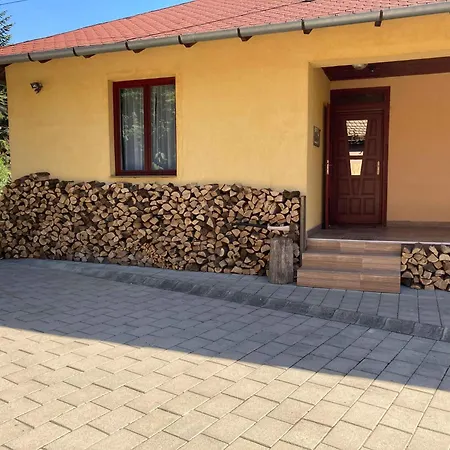 Negra Vendeghaz Chalet Parádsasvár